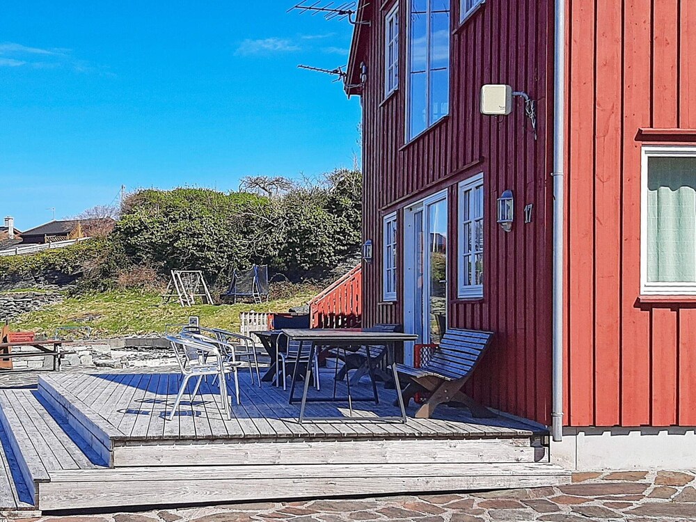 8 Person Holiday Home in Sjernaroy