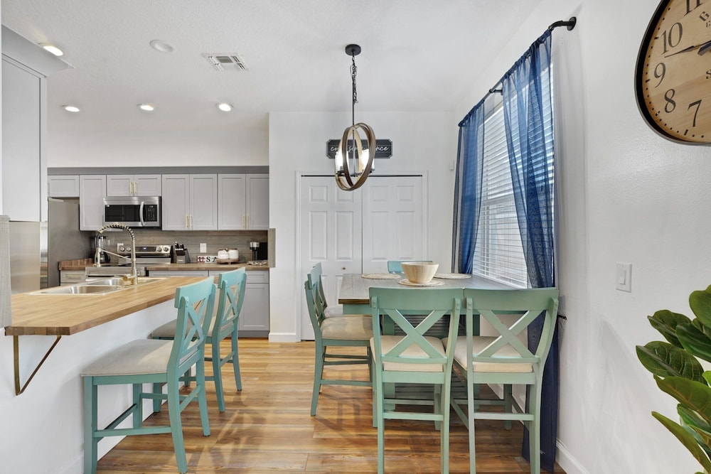 310hc-west Haven 5 Bedroom Home