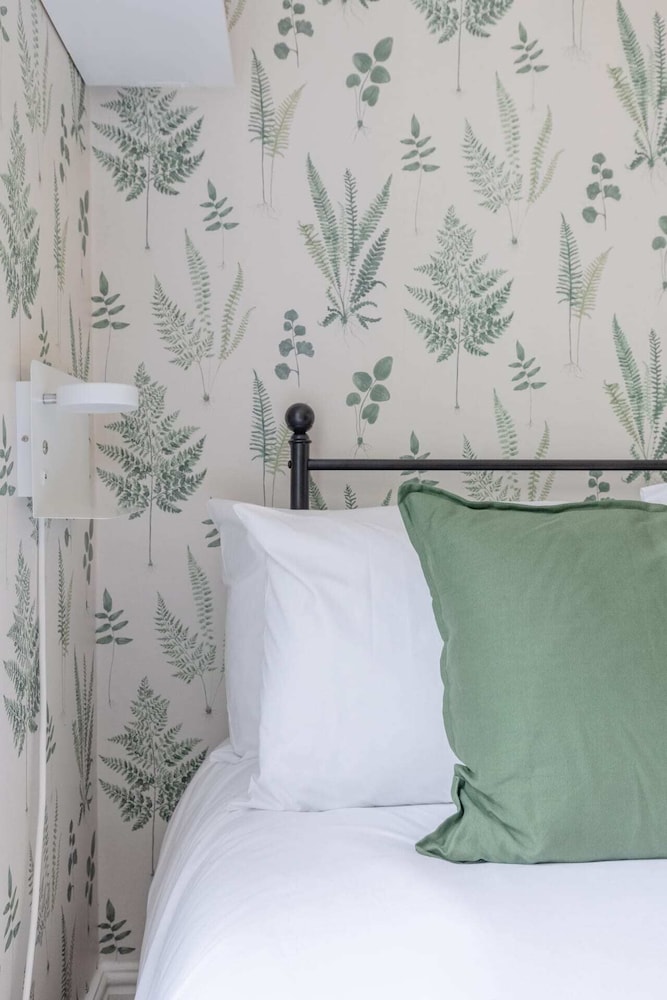 3 Bed House, Sleeps 8 - Near St Pancras
