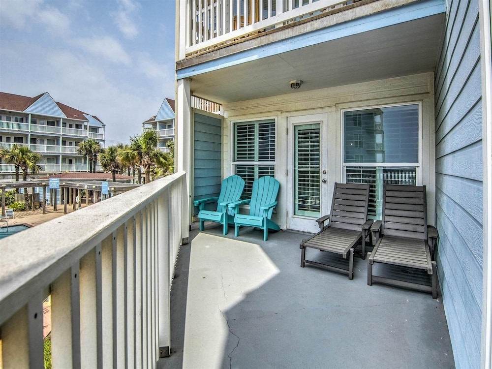 Seascape 2110 2 Bedroom Condo by RedAwning