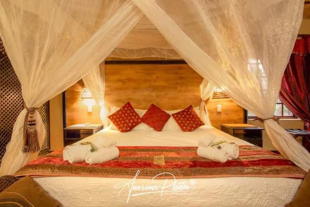 Villa - Sleeps 10 - Pool - Patio - Housekeeping