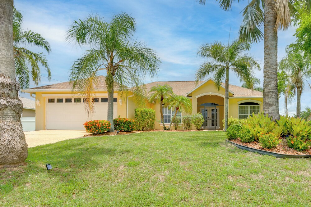 6 Mi to Coast: Cape Coral Family Home