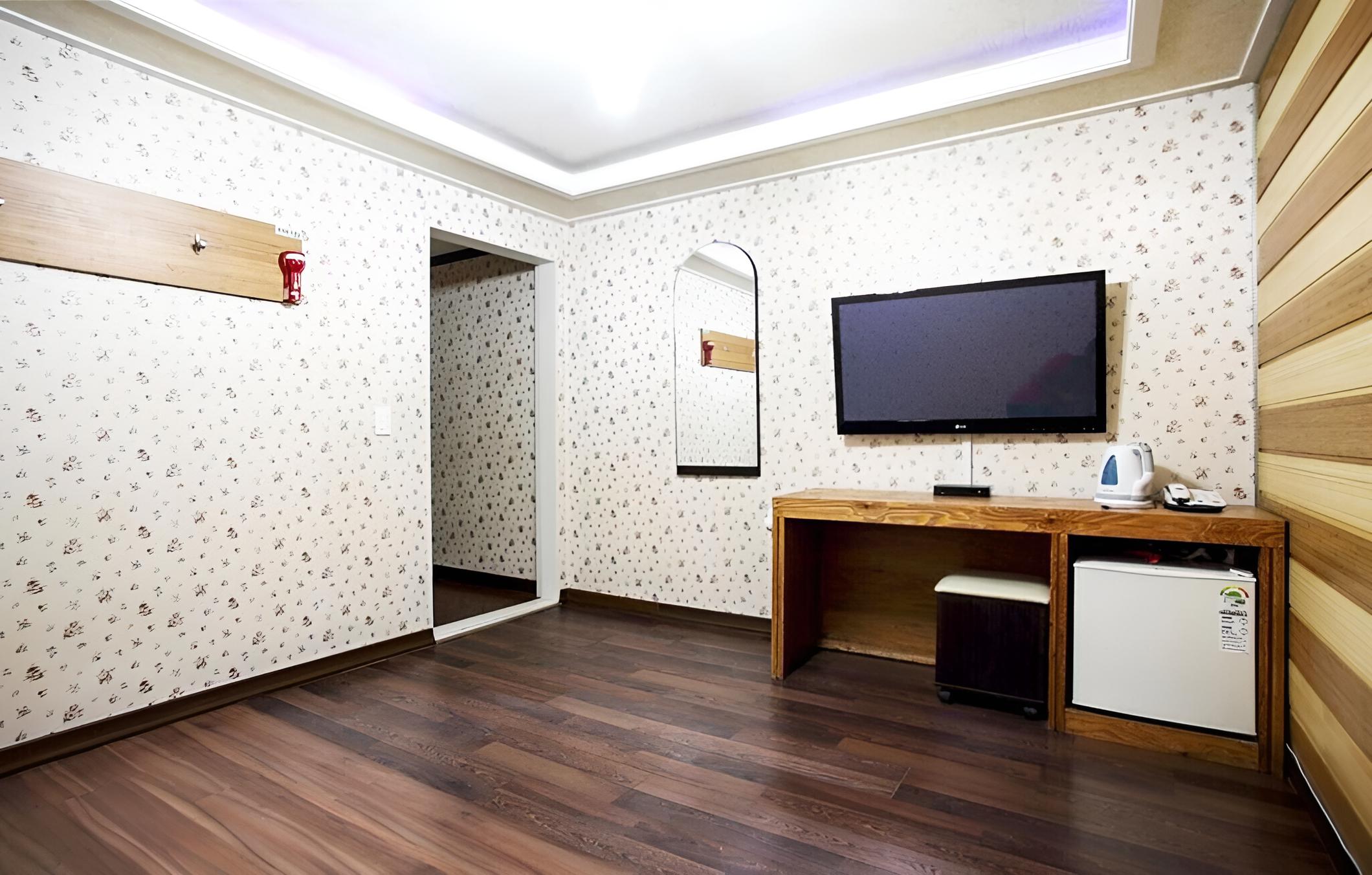 Photo 9