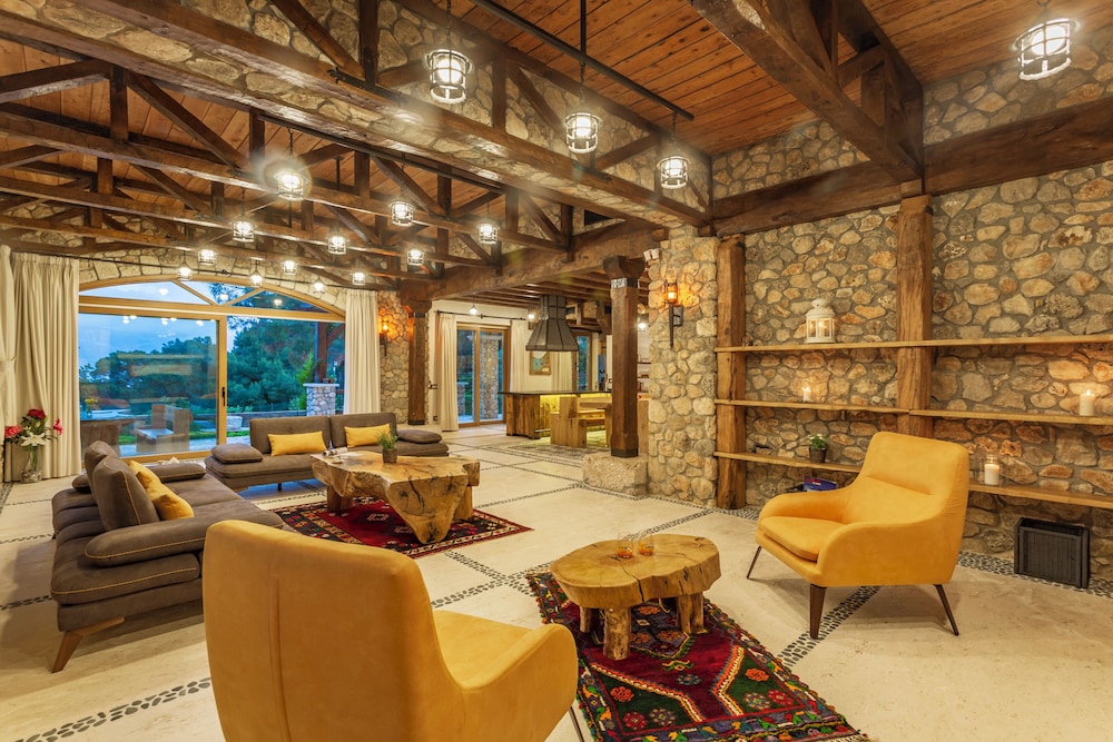Private Island-Style Ultra Luxury Villa Estate
