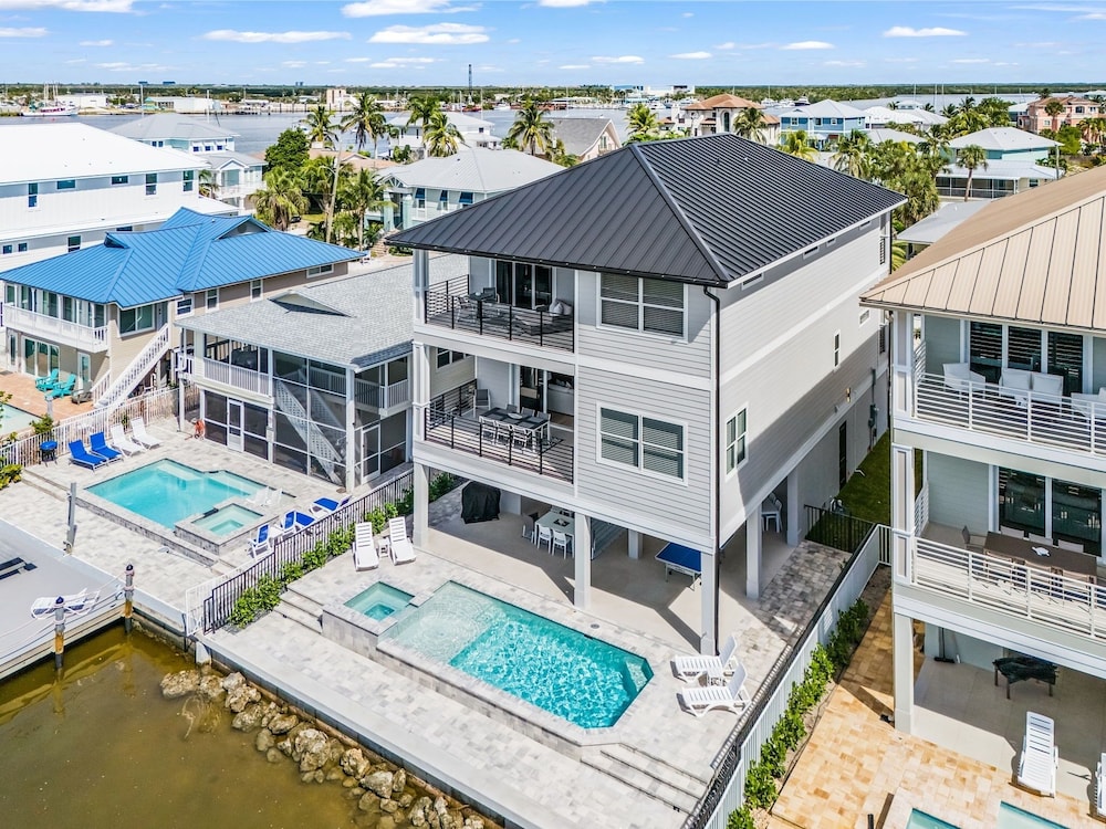 141 Brand New Luxury 6br/6ba Build W/ Heated Pool! 6 Bedroom Home