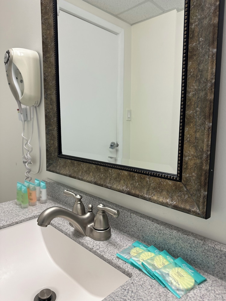 The Wellington Hotel & Suites Oceanblock