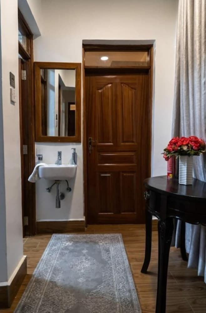 Karen Brooks View Palace 2 Bedroom Apartments