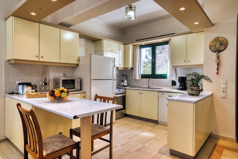 Marilizas Spacious Maisonette