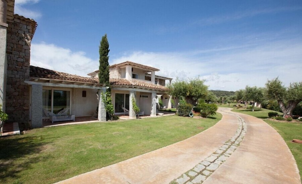 Nicolaus Prime Villas