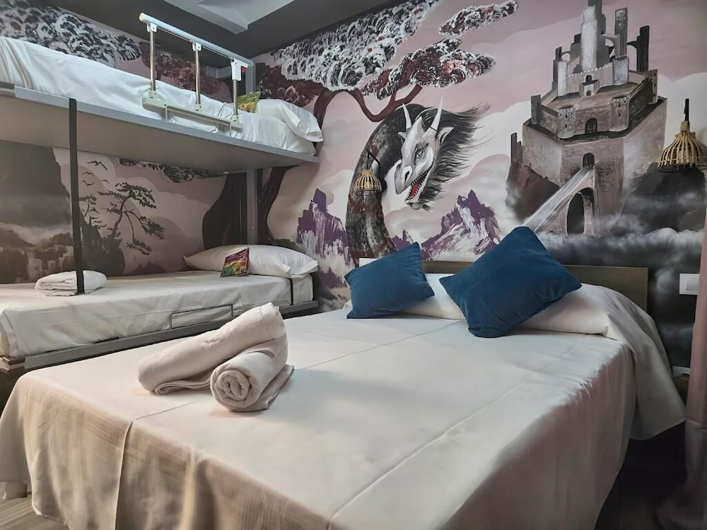 FAMILYHOSTEL