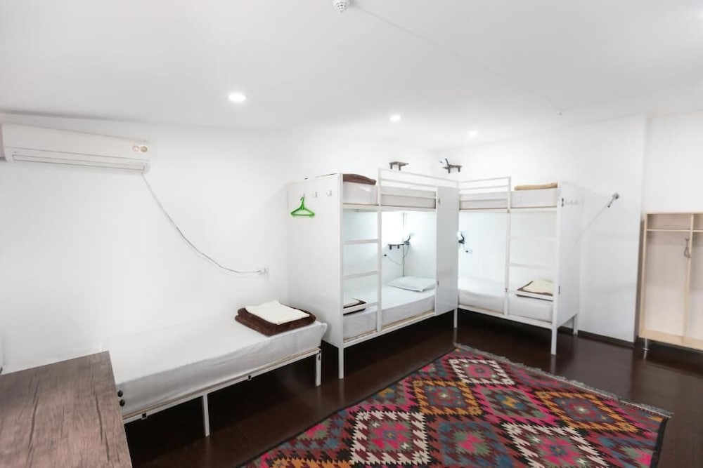 Light Hostel