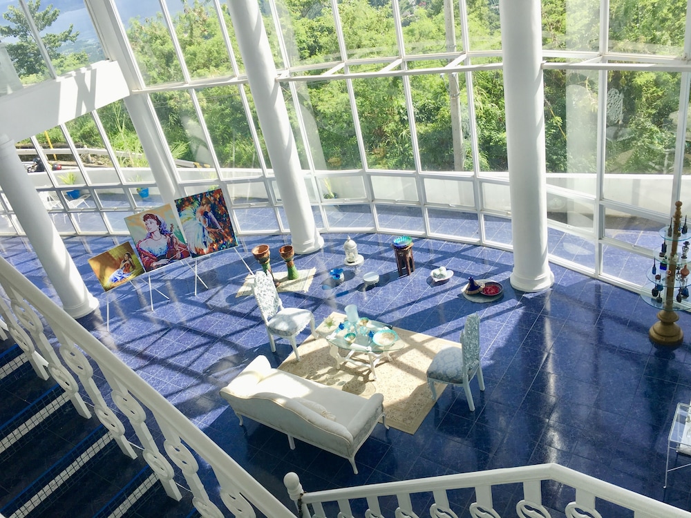 Costiera Fermiliana Tagaytay