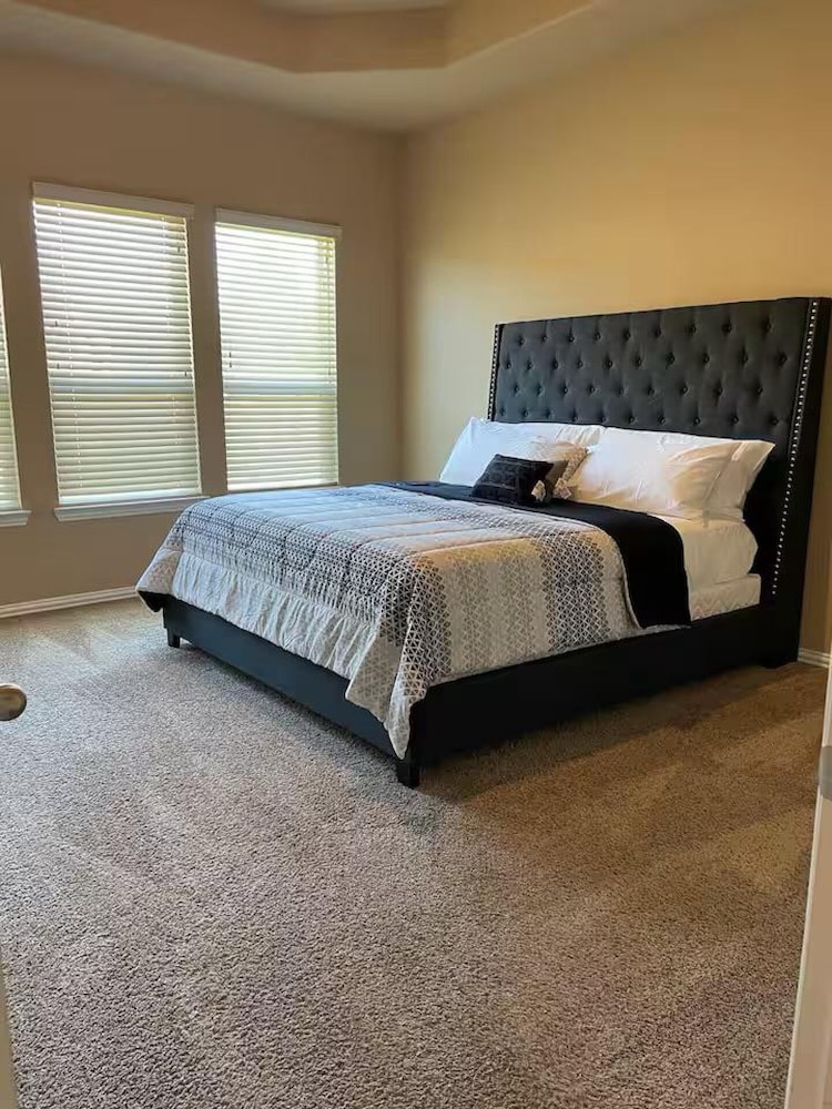 Luxury Stay - Near Houston Airport