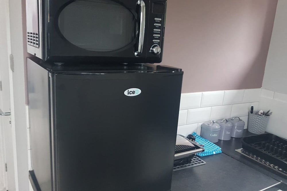 1 Bedroom Annex - 2 Mins From Train Station view 3