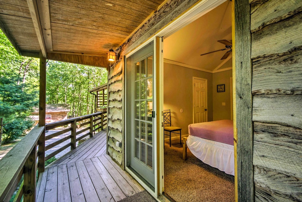 Cozy The Woodshop Cabin w/ Deck & Forest Views! view 3