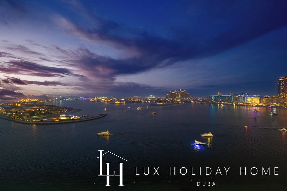 LUX The Atlantis View Luxury Beach Suite