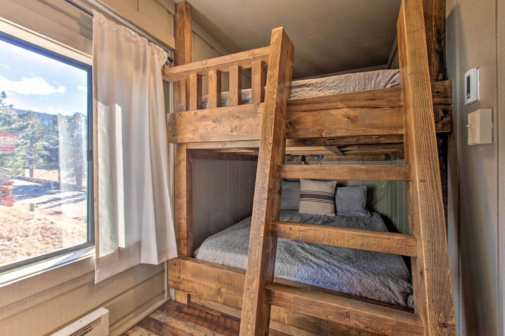 Modern Mountain Retreat w/ Views: Ski, Golf & Hike