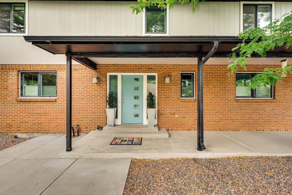 Mtn-view Home w/ Pickleball Court in Louisville!