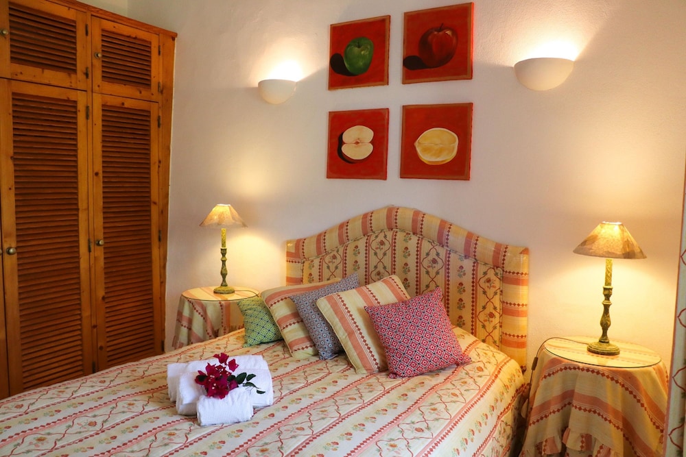Idyllic Farm House With Huge Garden for 14pax