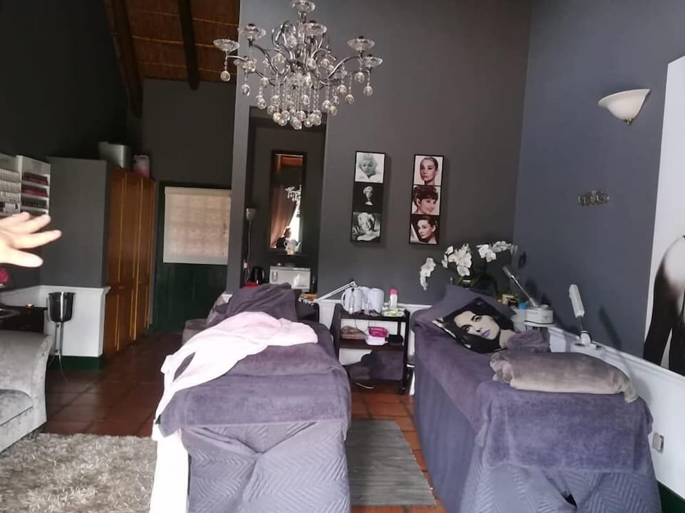 Photo 12