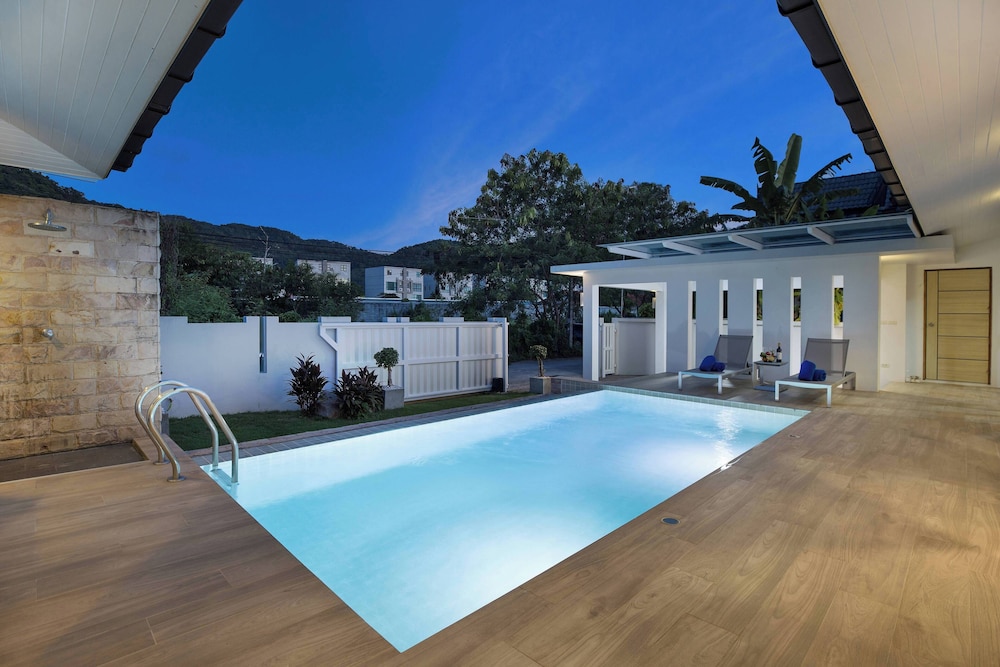 Designer 3BR Villa Silver Pool in Kamala