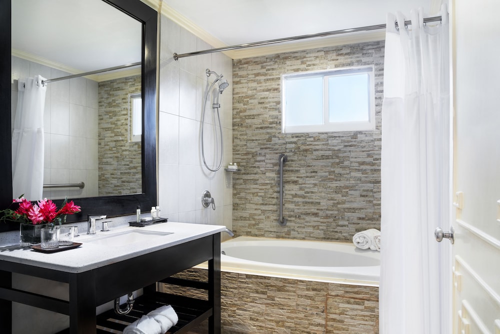 Jewel Paradise Cove Adult Beach Resort & Spa – All Inclusive