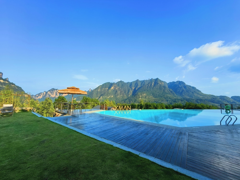 XMAN Sunrise Peaks Resort--Sky Mirror Infinity Pool