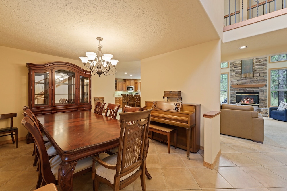 4 Tan Oak Lane 5 Bedroom Home