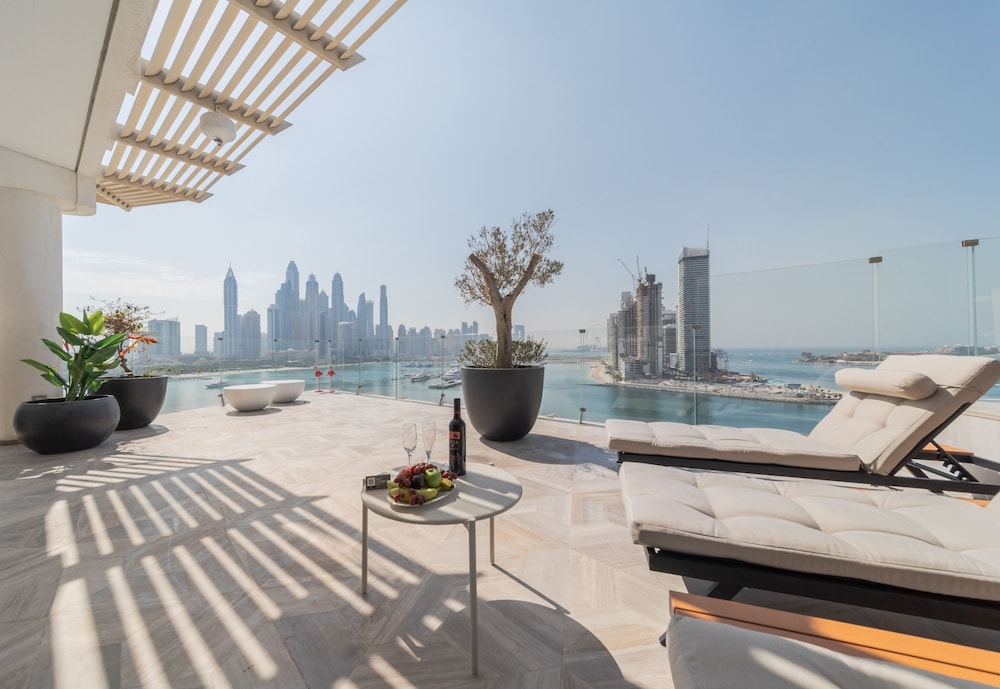 DXB - Five - 31201 - PJ