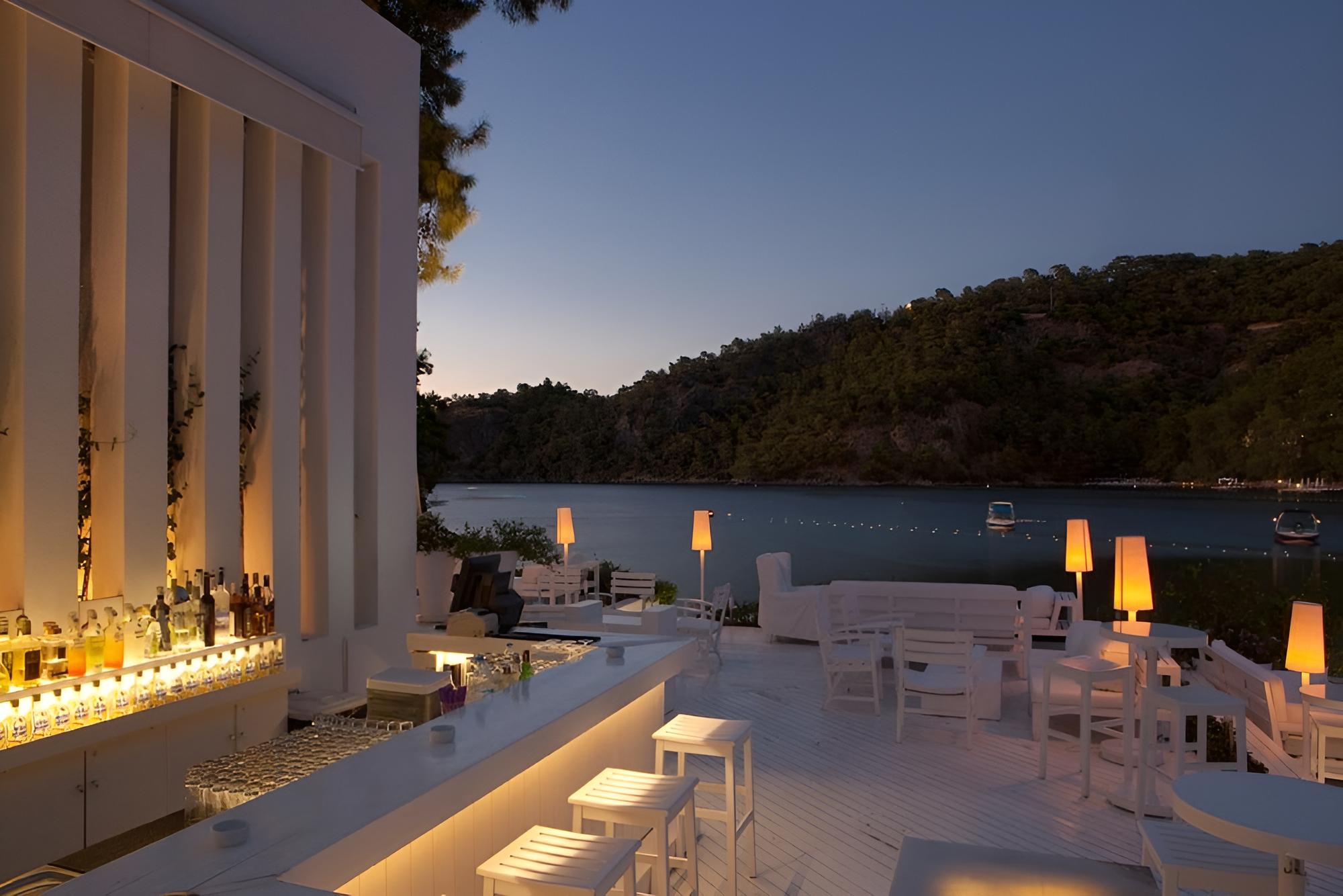 Hillside Beach Club 22