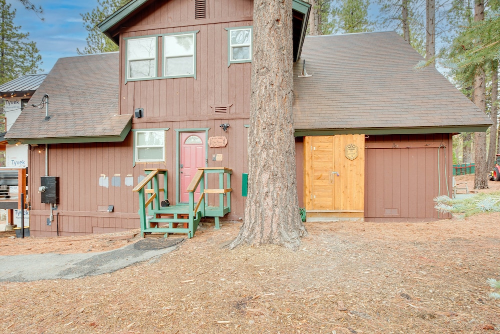 1 Mi to Heavenly Ski Resort: Retreat w/ Hot Tub