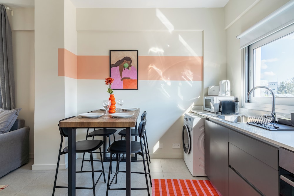 Local Host Living - Signature Apartments in Nicosia
