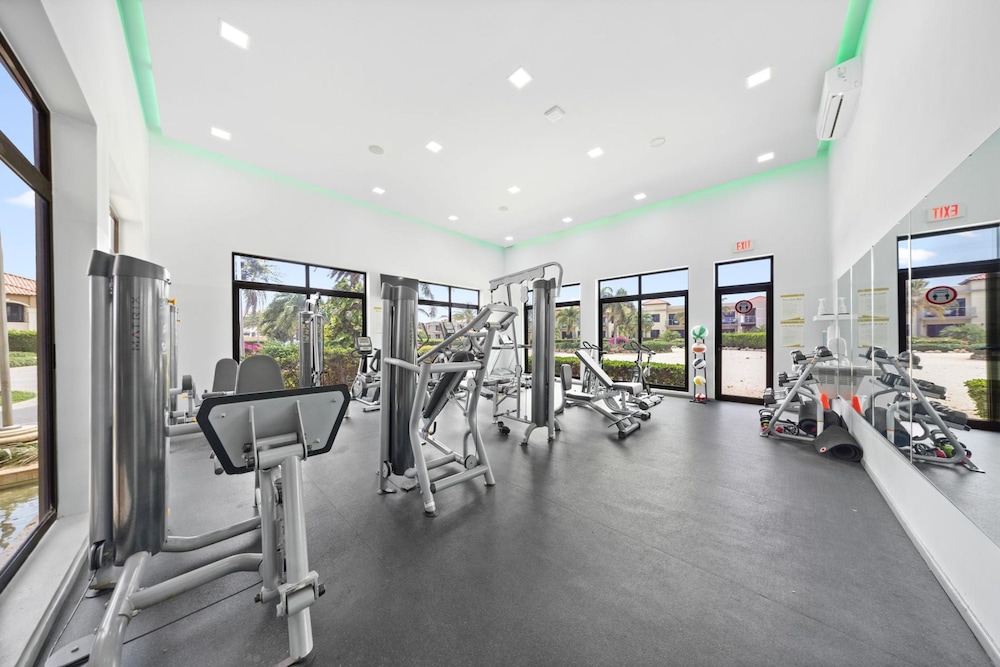 Beautiful Gold Coast Gem Pools Tennis Gym