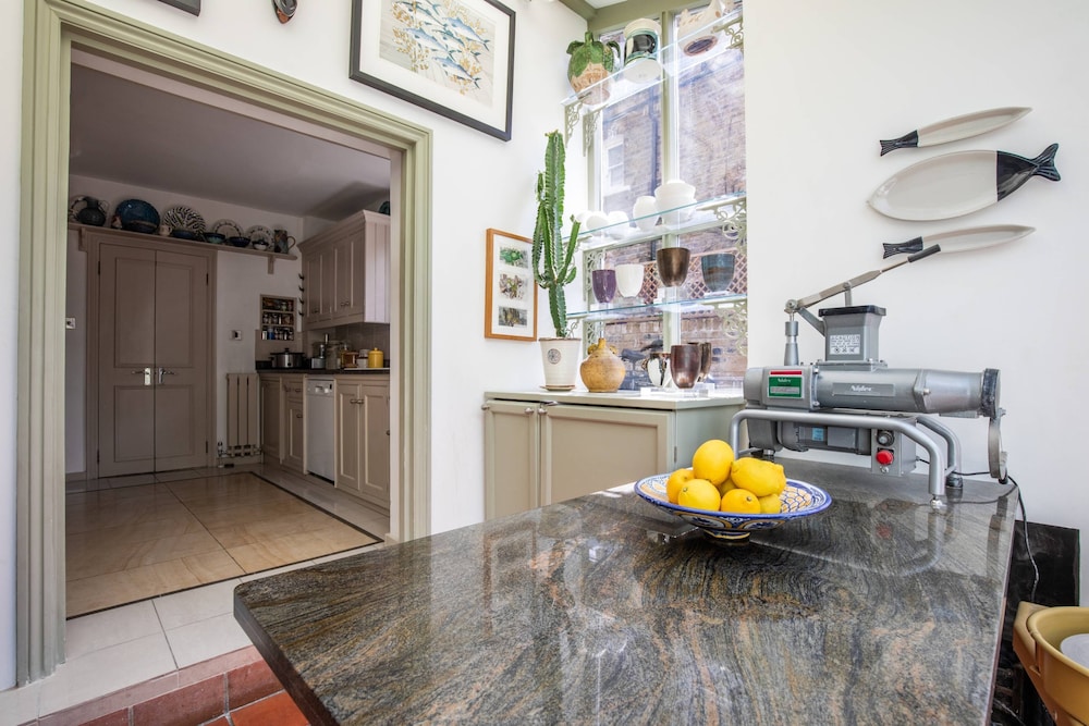 Lilyville Road III by Onefinestay