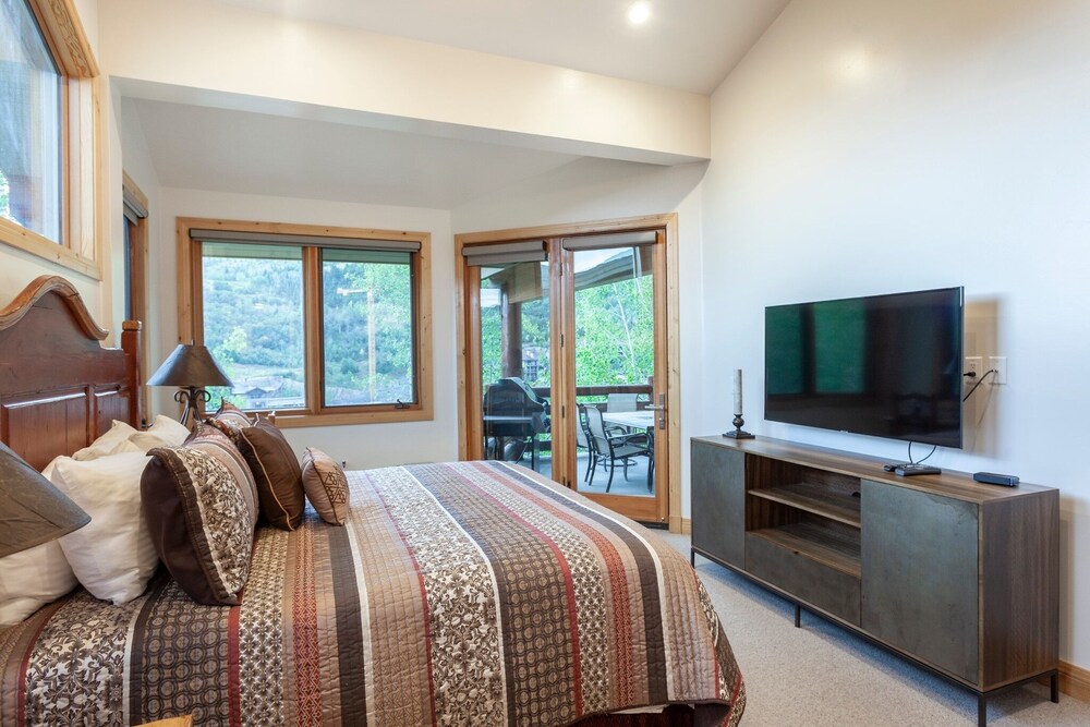 Trail's End Lodge at Deer Valley Resort - Four Bedroom Residence with Space #504 4 Condo