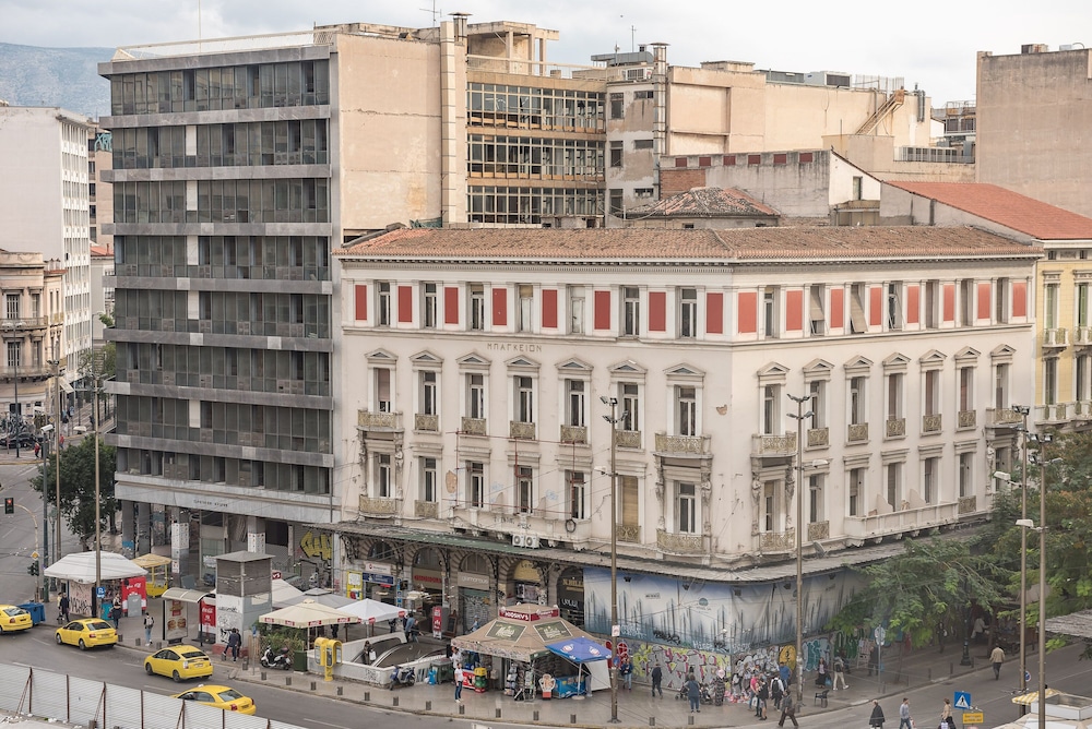 Explore the Art Side Of Omonia