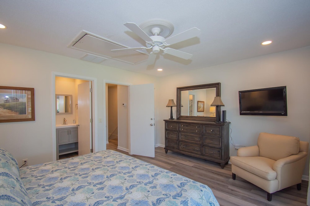 329 Capt John Fripp Villa view 4