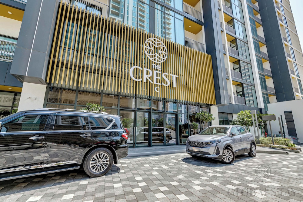 GLOBALSTAY. The Crest Tower C Apartments