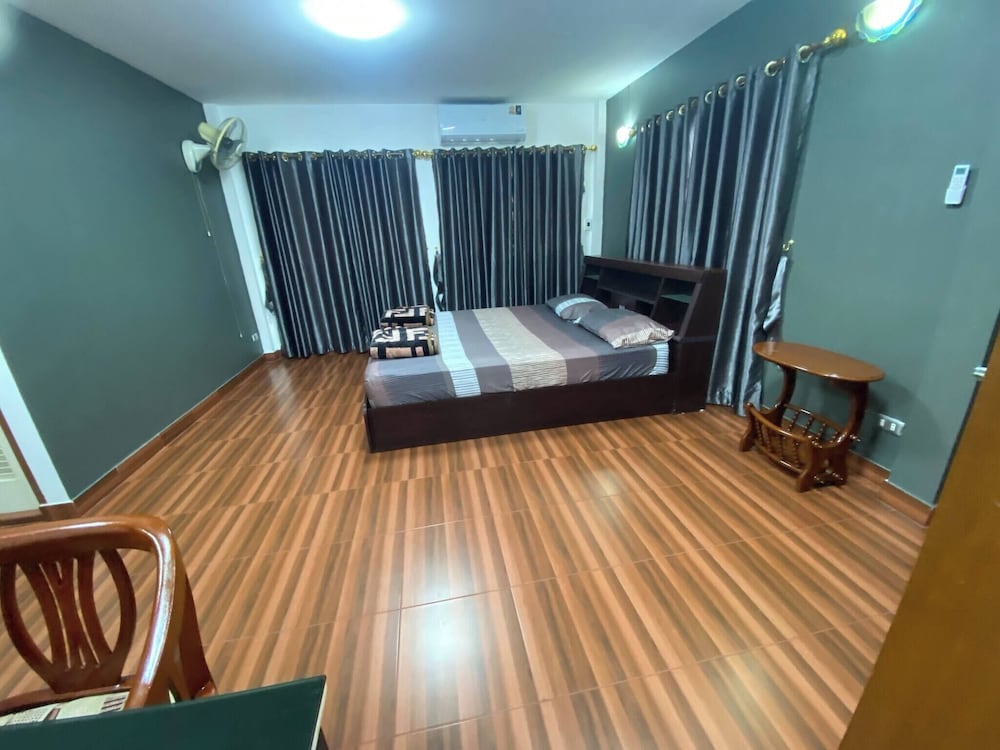 Beautiful 2 Story Newly Renovated Bungalow House