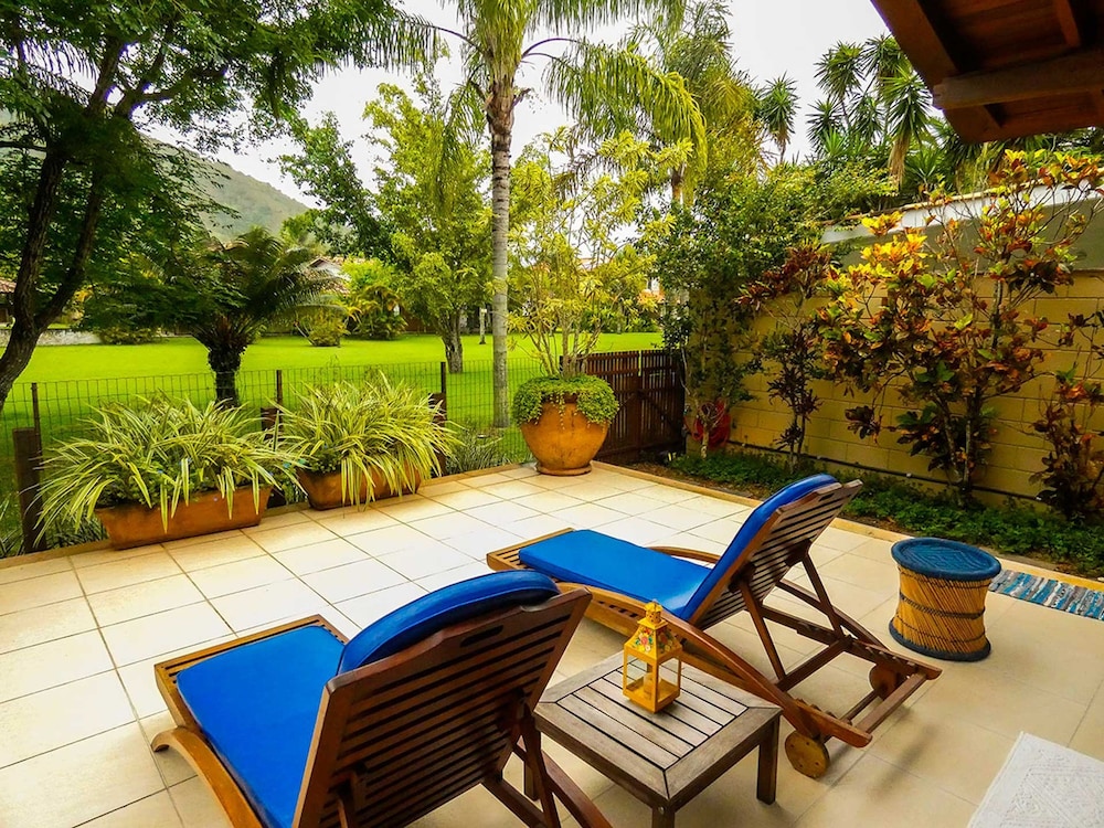 Casa c Wi-fi Jacuzzi e Churrasqueira em Guaec SP