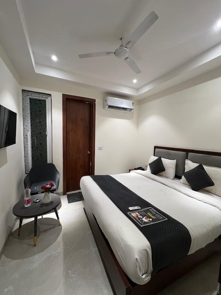 SS Hotel