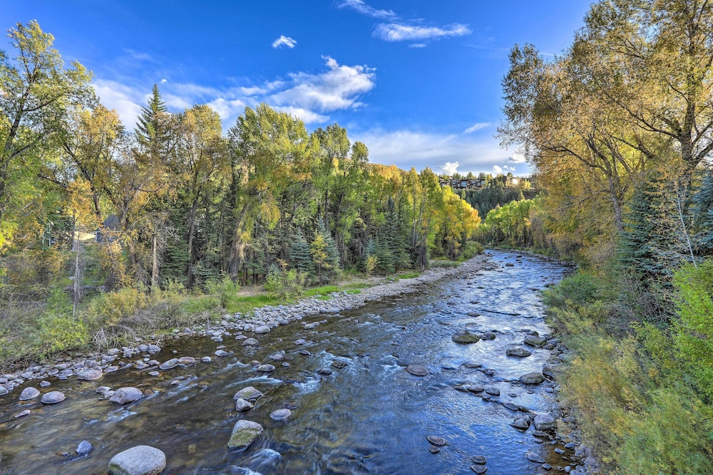 Walkable Dtwn Condo ~ 5 Miles to Beaver Creek Ski! view 2