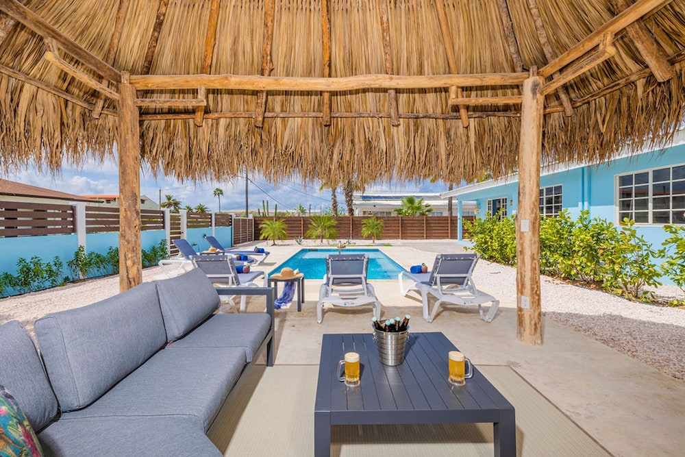 House of Joy Palapa Pool Near Eagle Beach