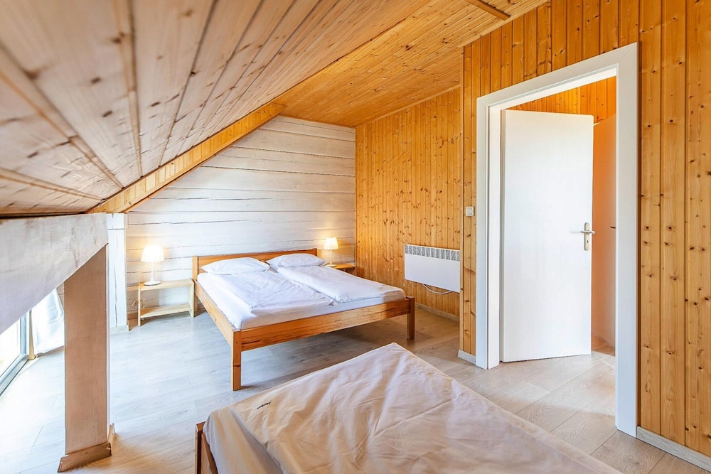 Comfortable Holiday Homes Close to the Beach view 5