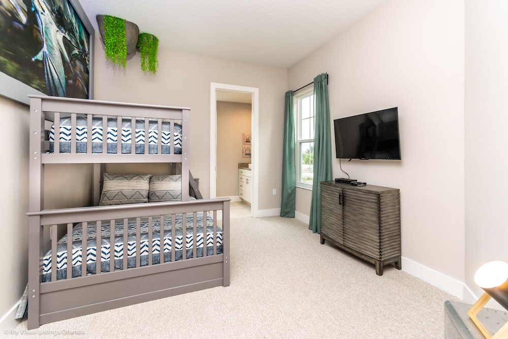 Upscale Townhome W/pool Access! 5 mi. to Disney! - Image 5