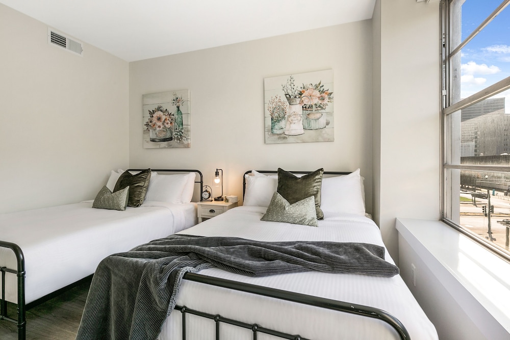 New Orleans Vacations - Modern 4BR Condo in the Heart of NOLA - Property Image 33