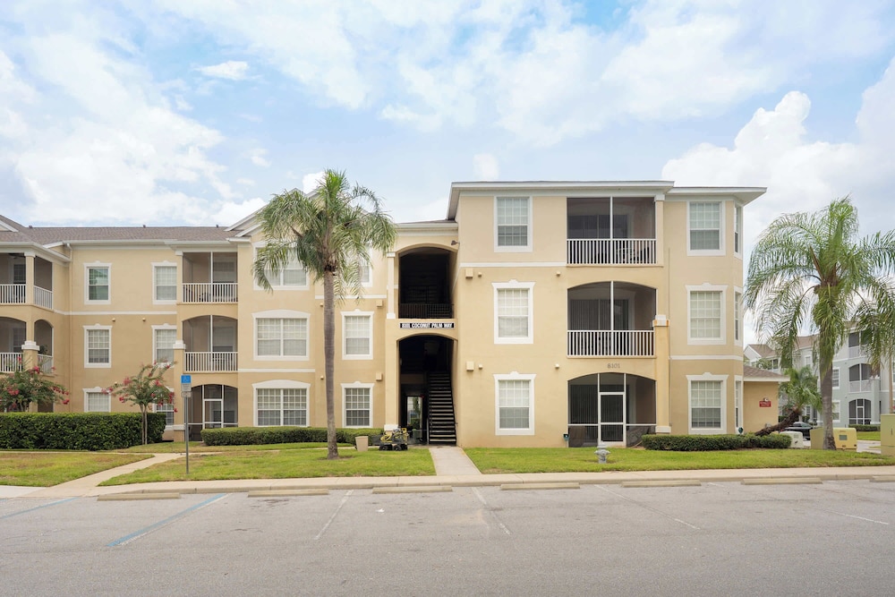 Resort Condo 3BR - Pool Balcony Near Disney