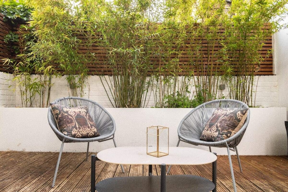 outdoor bbq area