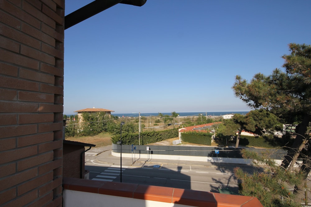 Apartment 150m From the Beach