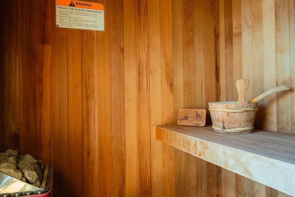 Cathedral by Avantstay Charming Secluded Estate w Sauna Pool Table Views of the Rolling Hills